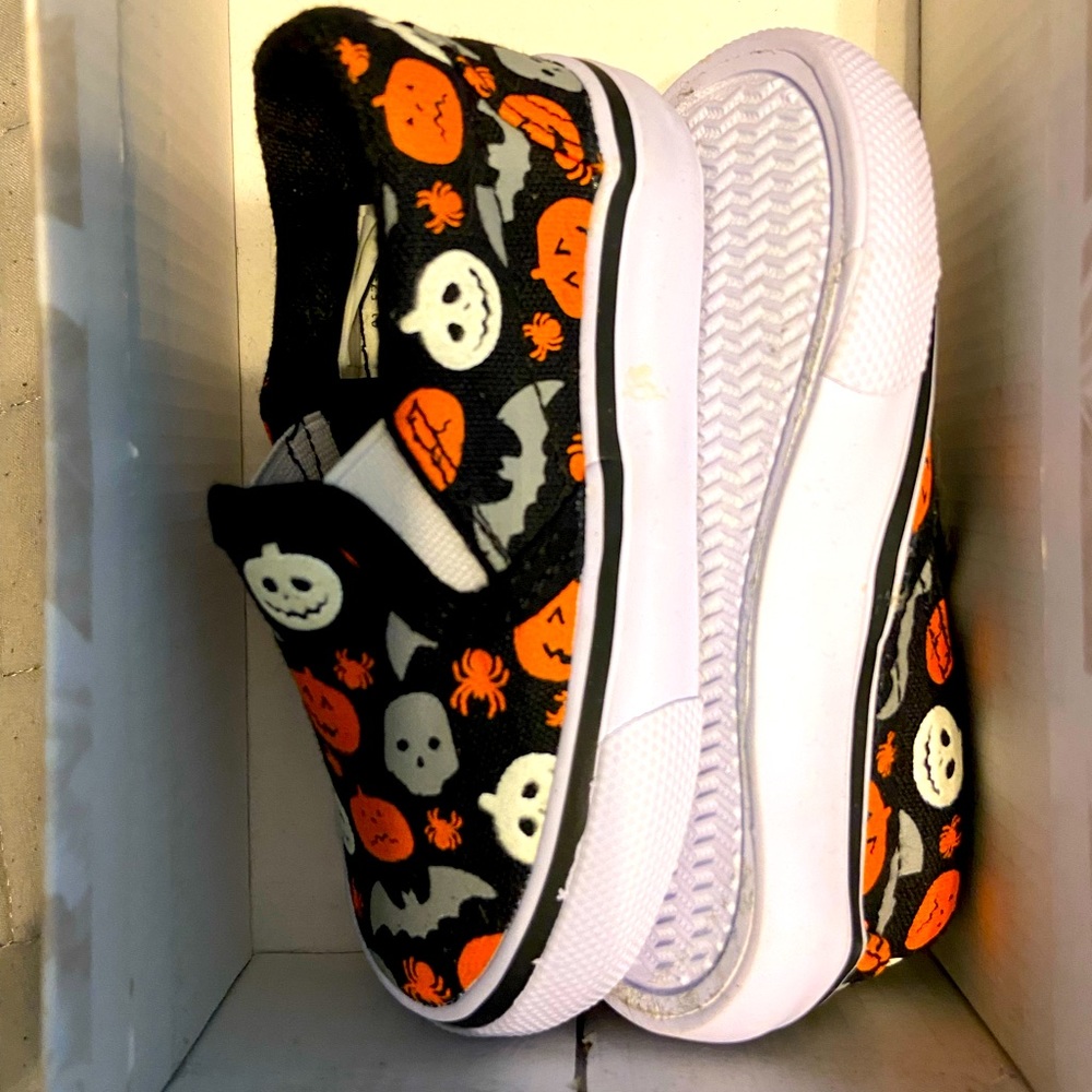 Baby Halloween Slip ons Tommy Bahama Size 5 Shoe